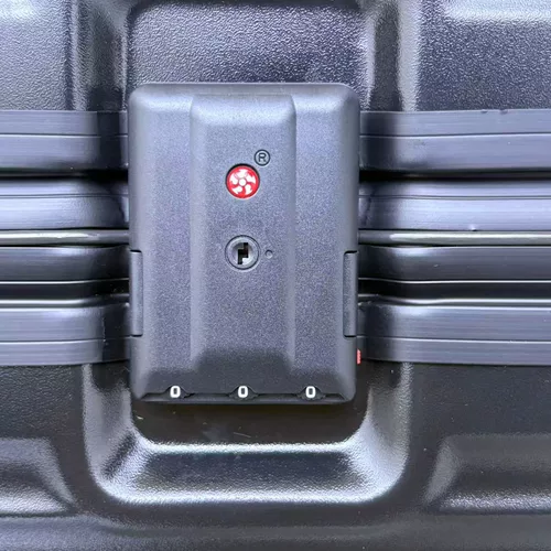 Чемодан, замок, универсальный аксессуар