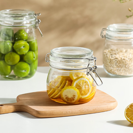 Glass sealed jar rock sugar lemon passion fruit jar