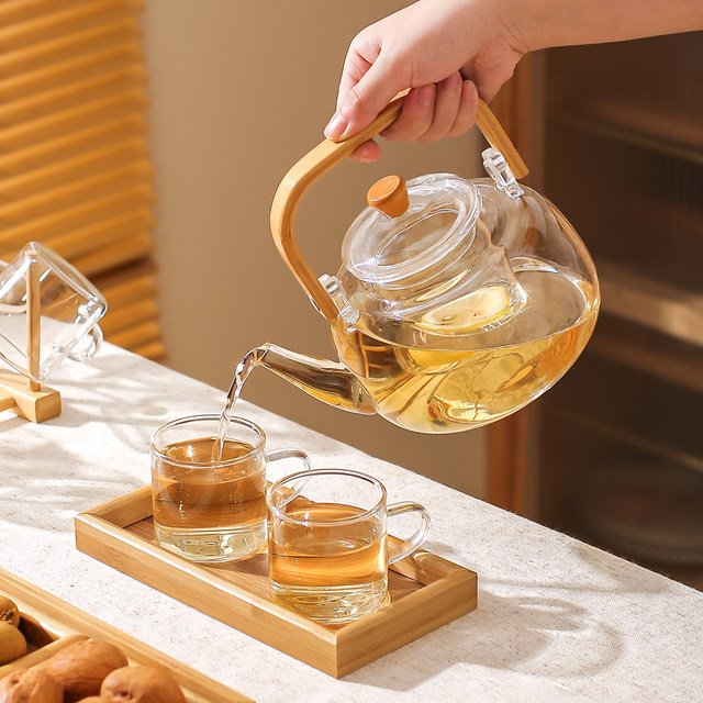 A set of Kawashimaya special teapot for making tea by the stove