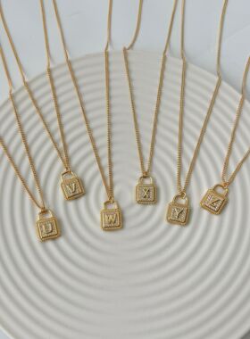 轻奢优雅26个字母锁头锁骨链