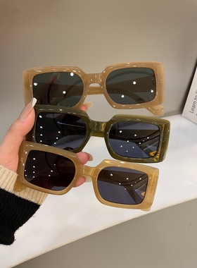 2022 Vintage Square Frame Sun Glasses Fashion Trendy for Men