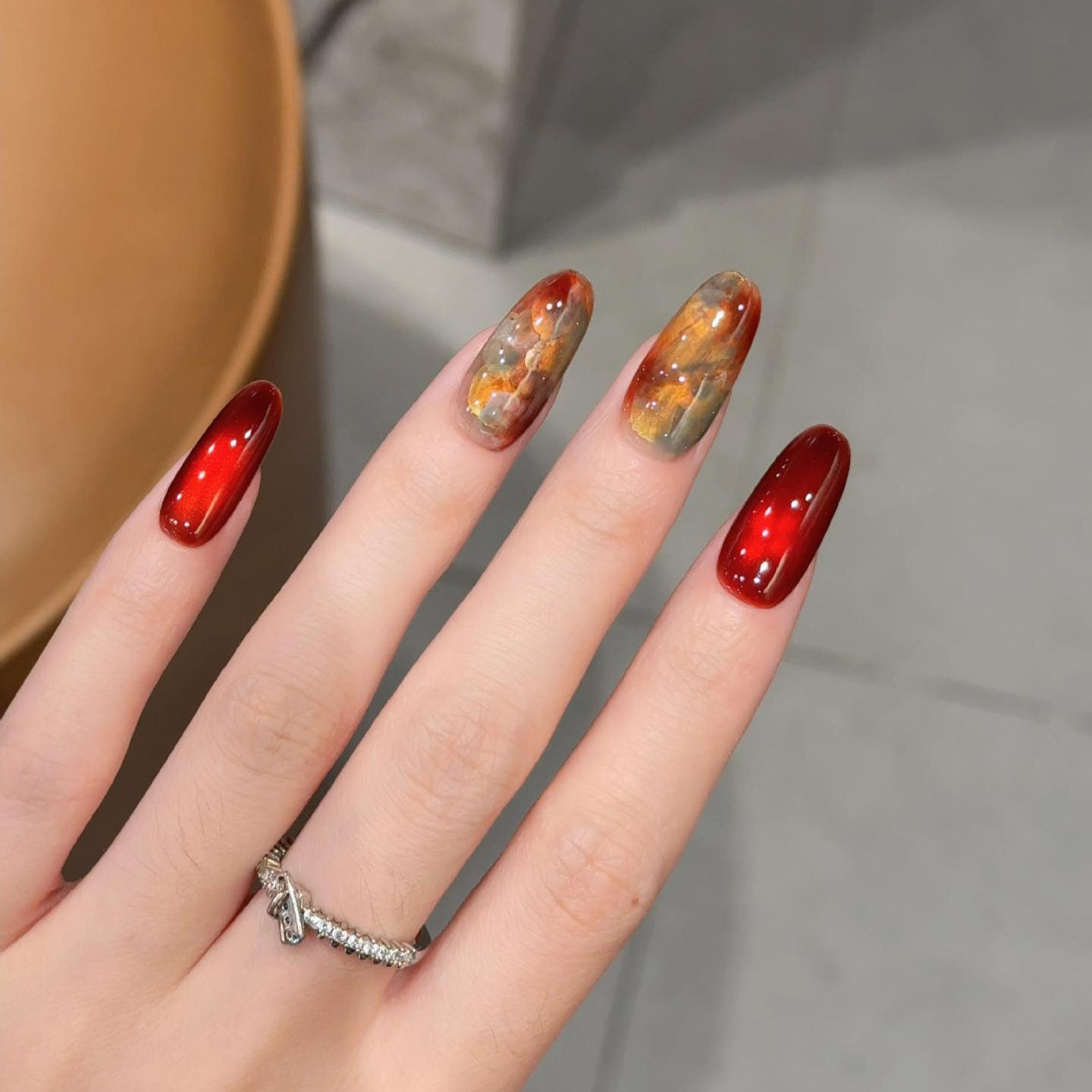 老钱风晕染猫眼指甲贴纯手工穿戴甲手绘高级显白红色椭圆美甲贴片,淘宝优惠券,粉丝福利购,淘宝优惠卷