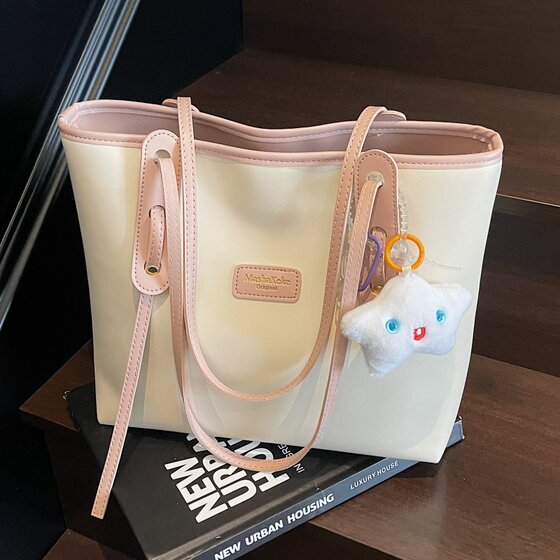 Large-capacity commuter versatile niche design tote bag