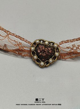 秋冬咖色蕾丝中古爱心项链气质女