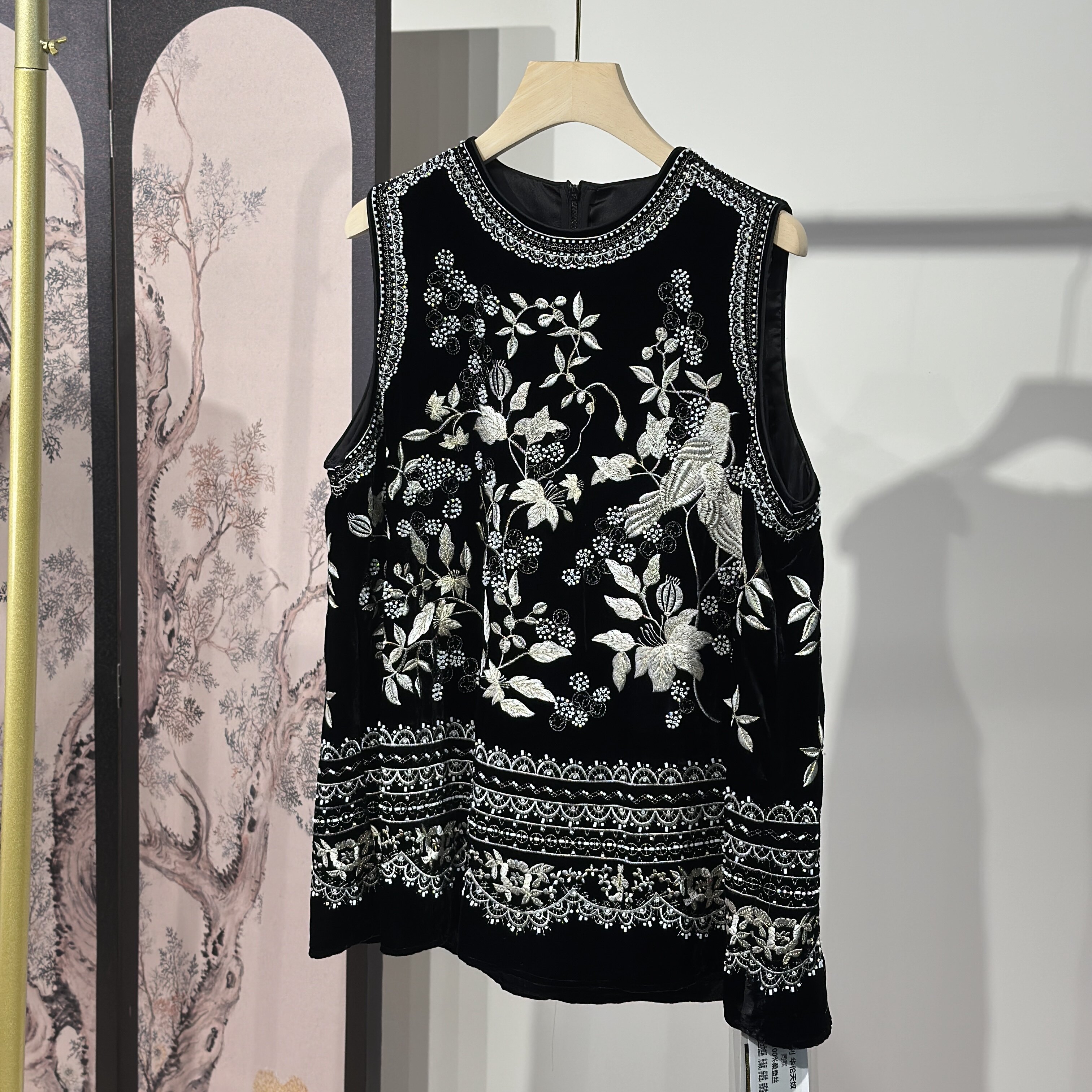 新中式国风早秋新品推荐 圆领后拉链重工刺绣真丝绒背心高品质