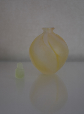 「97 Crafts」日本玻璃作家 铃木伊美 玻璃香水瓶