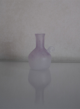 「97 Crafts」日本玻璃作家 铃木伊美 彩色玻璃异形瓶