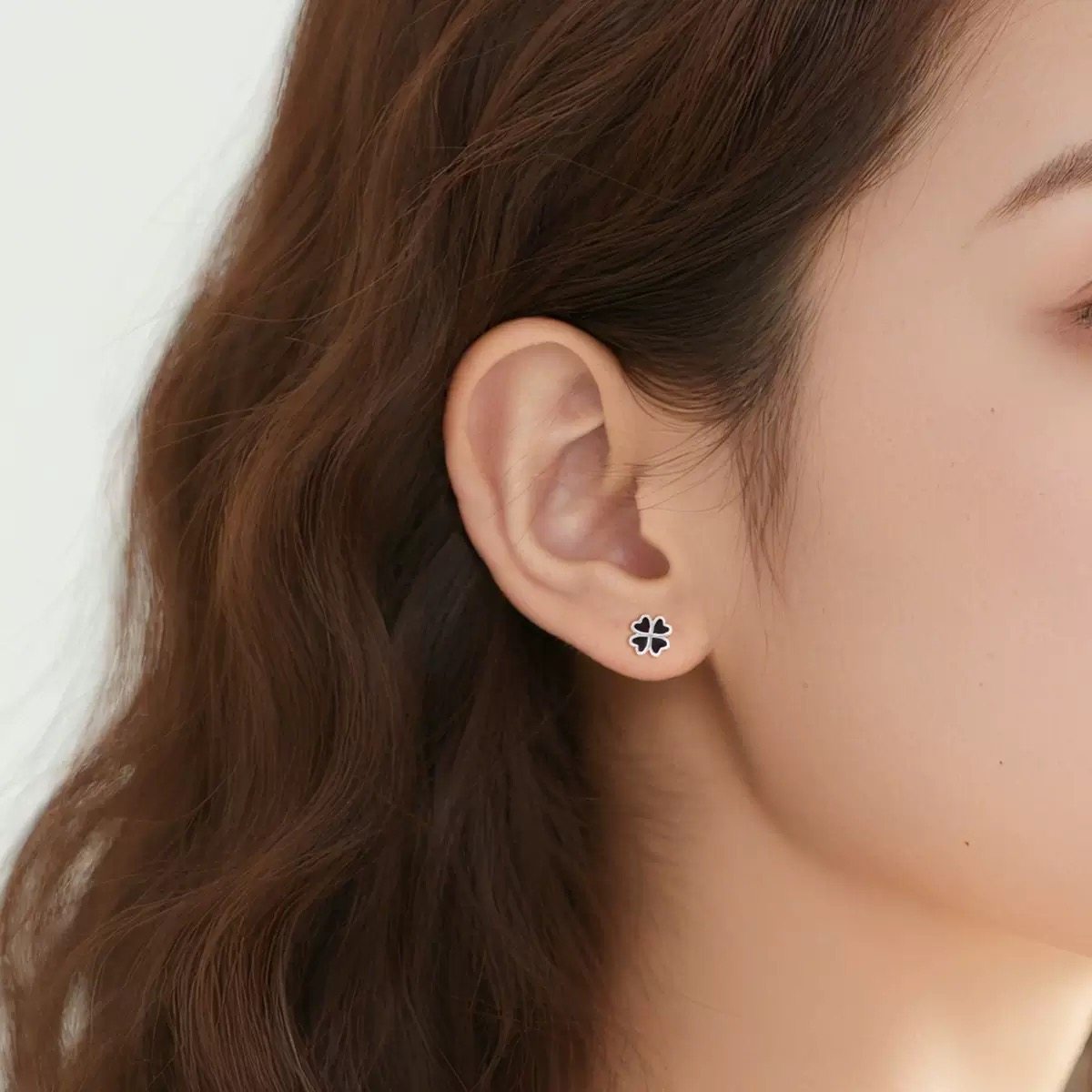 足银999黑红四叶草螺丝纹耳钉养耳洞拧螺纹爆款送女友礼物,淘宝优惠券,粉丝福利购,淘宝优惠卷