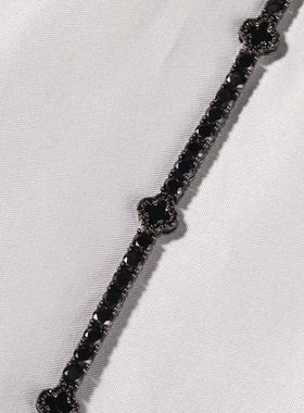 纯黑色四叶草锆石网球手链