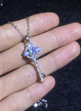 莫桑钻四叶草钥匙吊坠项链