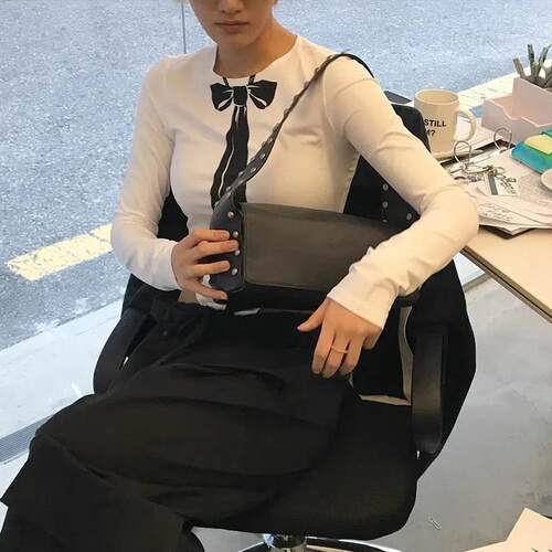 铆钉腋下包2026新款韩国ins小众复古黑色单肩斜挎包女百搭通勤包 - 图0