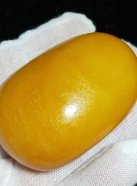 108克和田玉籽料原石把件天稀有天然黄玉籽料无修形玩料形好油润