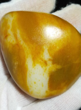 92.8克新疆和田玉黄沁籽料原石白玉聚黄皮天然无修无裂毛孔清晰