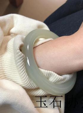 天然和田玉手镯女款浅绿色青海料玉石正圈扁条冰种晴水青白玉镯子