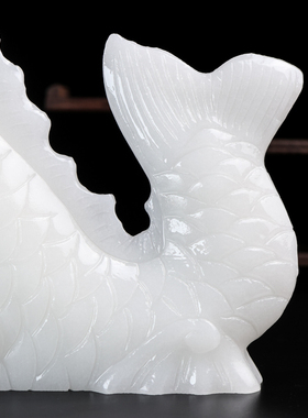 天然白玉石金龙鱼摆件