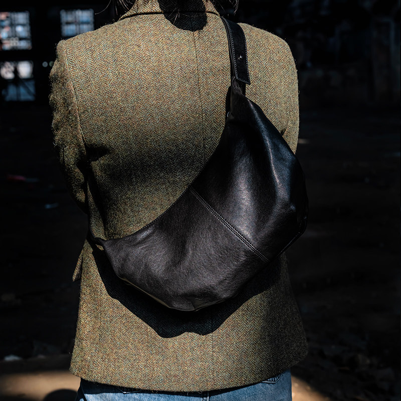 头层植鞣羊皮复古软皮牛角包单肩腋下斜挎手提饺子包小众休闲百搭