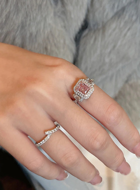 公主粉奢华闪钻粉红钻戒指女超闪微镶方形粉钻高级感食指气质饰品