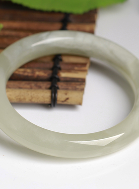 宛玉魂和田玉手镯晴水色玉镯女士