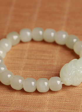 宛玉魂和田玉福在眼前手链