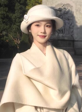 山茶花毛呢白色法式礼帽女秋冬款