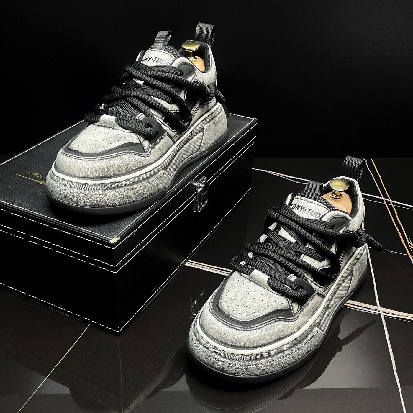 复古做旧脏脏鞋2025秋季新款男鞋软底舒适板鞋潮流百搭男士休闲鞋 - 图1