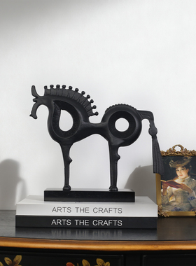 中古风现代样板间售楼处酒店大堂书房金属小马雕塑摆件