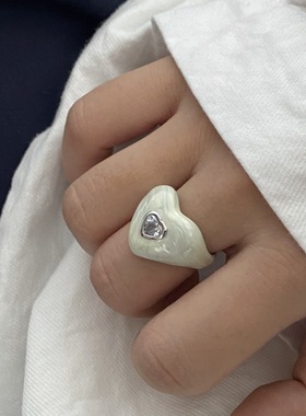 韩国博主同款滴釉戒指爱心黑色珠光白设计感可爱锆石镶嵌食指指戒