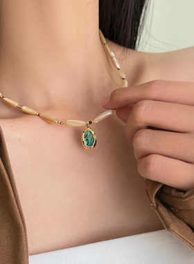 小众秋冬串珠中古项链vintage复古彩色珠子高级感锁骨链简约颈链