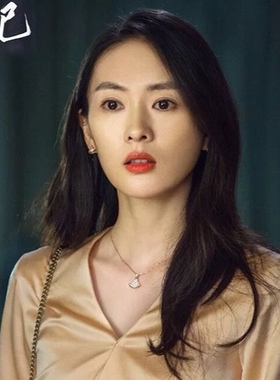 男女同款小裙子扇形项链女轻奢满钻吊坠锁骨链送女友生日礼物脖饰