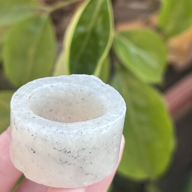 新疆和田玉点墨青花扳指圈口22戒指边角料玉石料指环下脚料包邮t