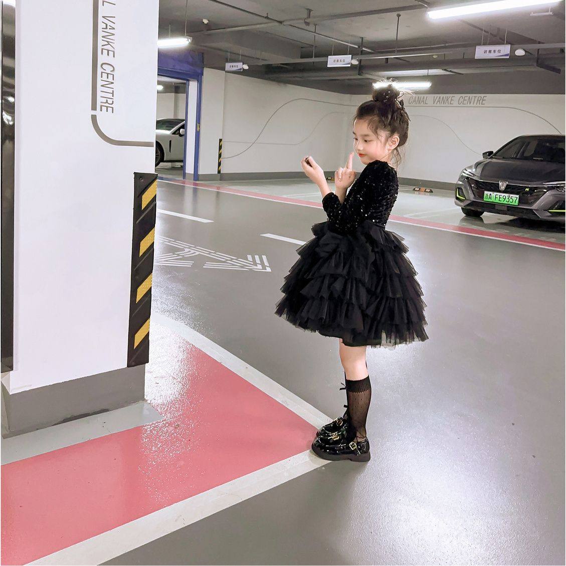 女童公主裙2025春季新款洋气生日礼服蛋糕裙儿童演出服亮片连衣裙,淘宝优惠券,粉丝福利购,淘宝优惠卷