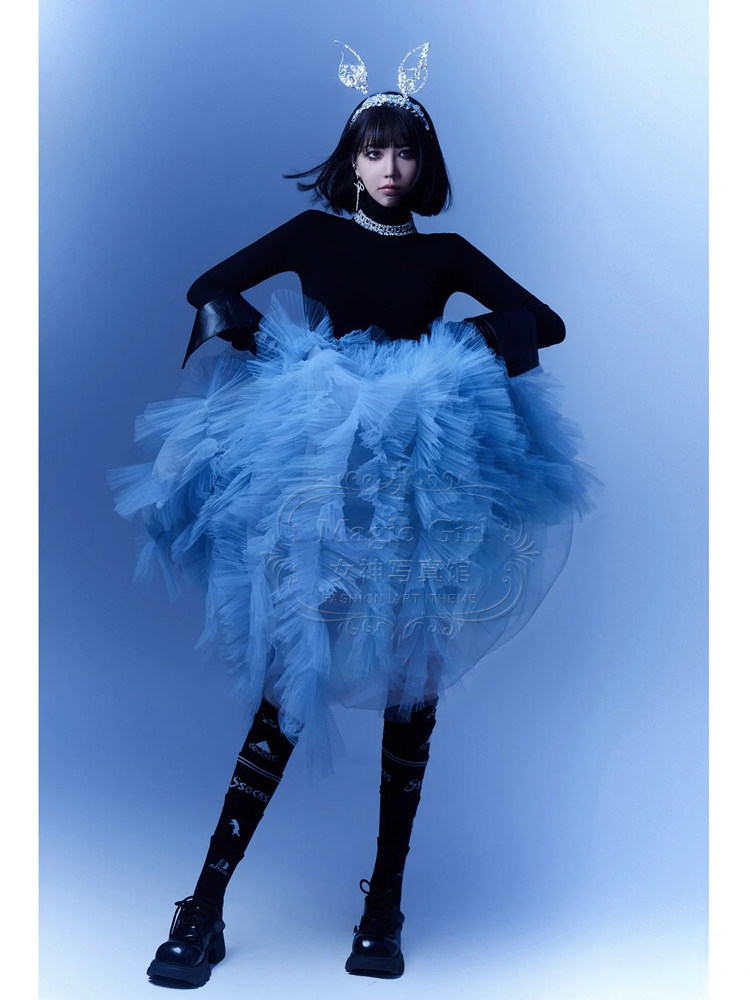 2022薇拉新款时装杂志韩式肖像写真服西装裙粉色彩纱影楼主题服装