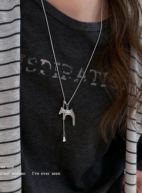 设计感银色小马吊坠项链毛衣链