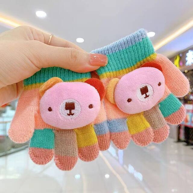 Warm and cute finger gloves for babies and toddlers