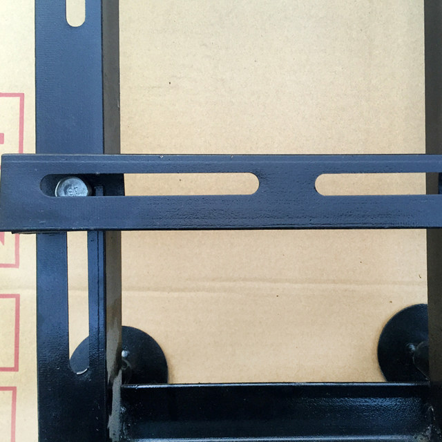 Gasoline sprayer plunger pump adjustable stretcher