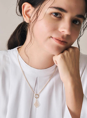 中世纪窗花蕾丝镂空欧泊吊坠项链