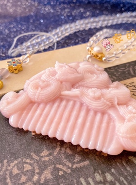 粉澳宝粉欧珀蛋白石苏工雕刻九尾狐女士梳子吊坠挂件无染色无泡酸