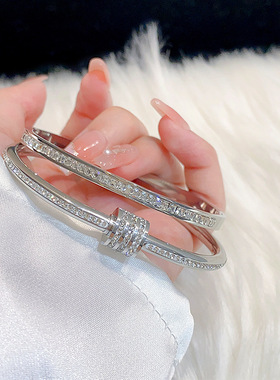 满天星小蛮腰手镯女款轻奢小众精致素圈镯子高级感钛钢不掉色