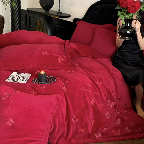 法式蝴蝶刺绣牛奶绒婚庆四件套红色秋冬季保暖珊瑚绒被套结婚床品 - 图1