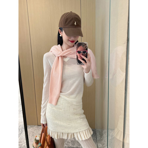 NancyCavally专柜款超细100S美丽诺羊毛 轻薄0压感V领修身打底衫 - 图2