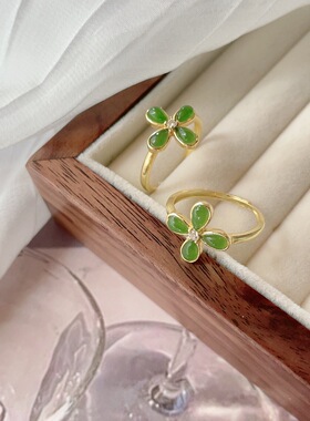 碧玉四叶草纯银戒指女款显白