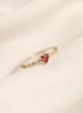 S925银镀18K金跨境爆款简约红锆石爱心戒指女士时尚珠宝优雅日系