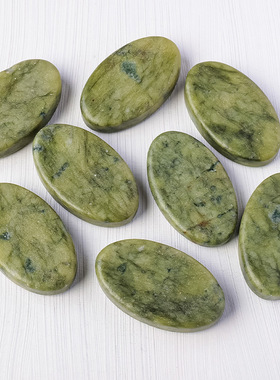 天然水晶岫玉椭圆片把玩石原石打磨刮痧片热敷理疗石桌面装饰