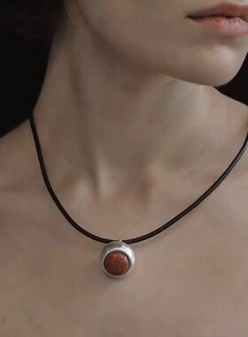 浆果镶嵌拉丝皮绳吊坠复古简约画图石耳钉戒指