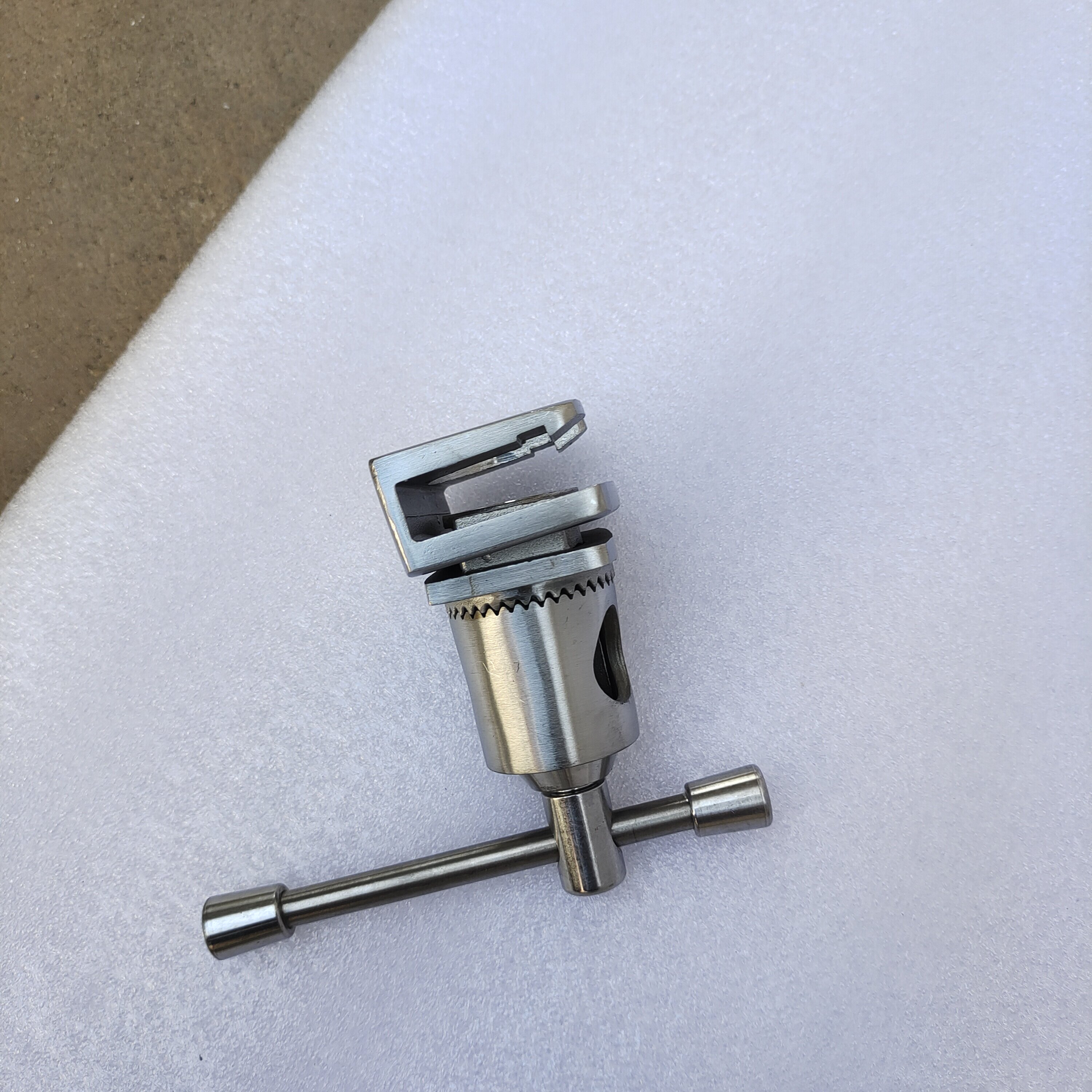 新款大固定器手术床手术台配件滑块卡扣腿托夹持器304不锈钢材质,淘宝优惠券,粉丝福利购,淘宝优惠卷