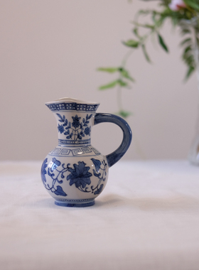外贸出口陶瓷迷你手绘青花壶型小花瓶家居客厅桌面插花水培花器