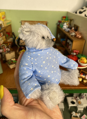 俄罗斯艺术家睡衣小熊