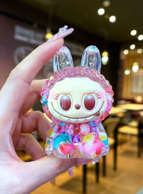 流沙入油龇牙咧嘴兔子公仔盲盒摆