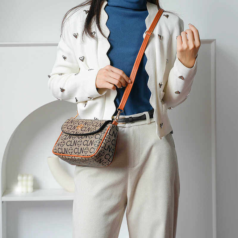 包包女2024新款中年妈妈包时尚印花小方包大容量手机包单肩斜挎包,淘宝优惠券,粉丝福利购,淘宝优惠卷