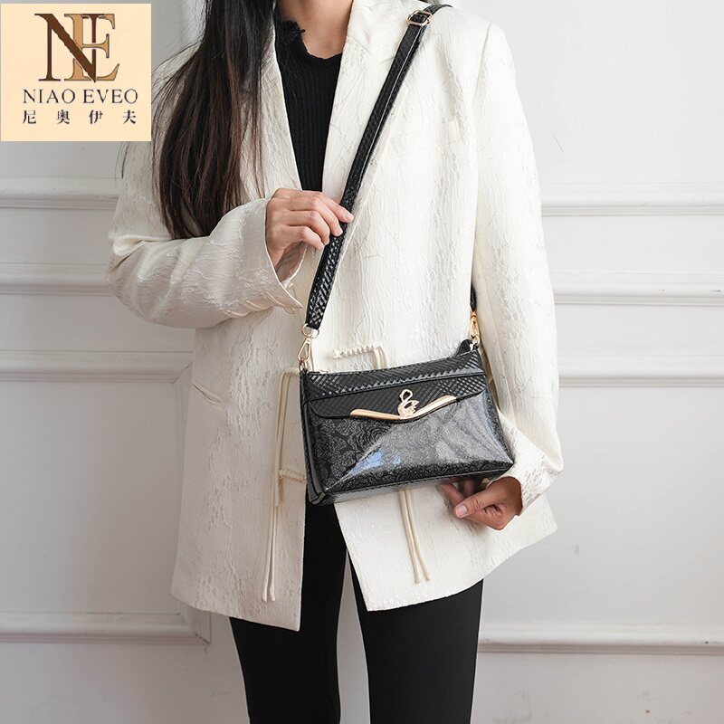 Genuine leather textured bag for women 2025 new fashion women small square bag versatile mobile phone coin wallet large capacity single shoulder